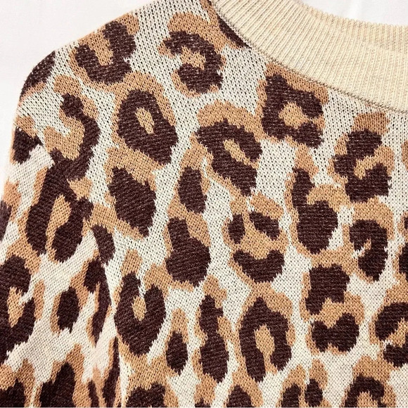 Leopard Print Cozy Crew Neck Knit Sweater Size Medium Animal Print - Picture 5 of 6